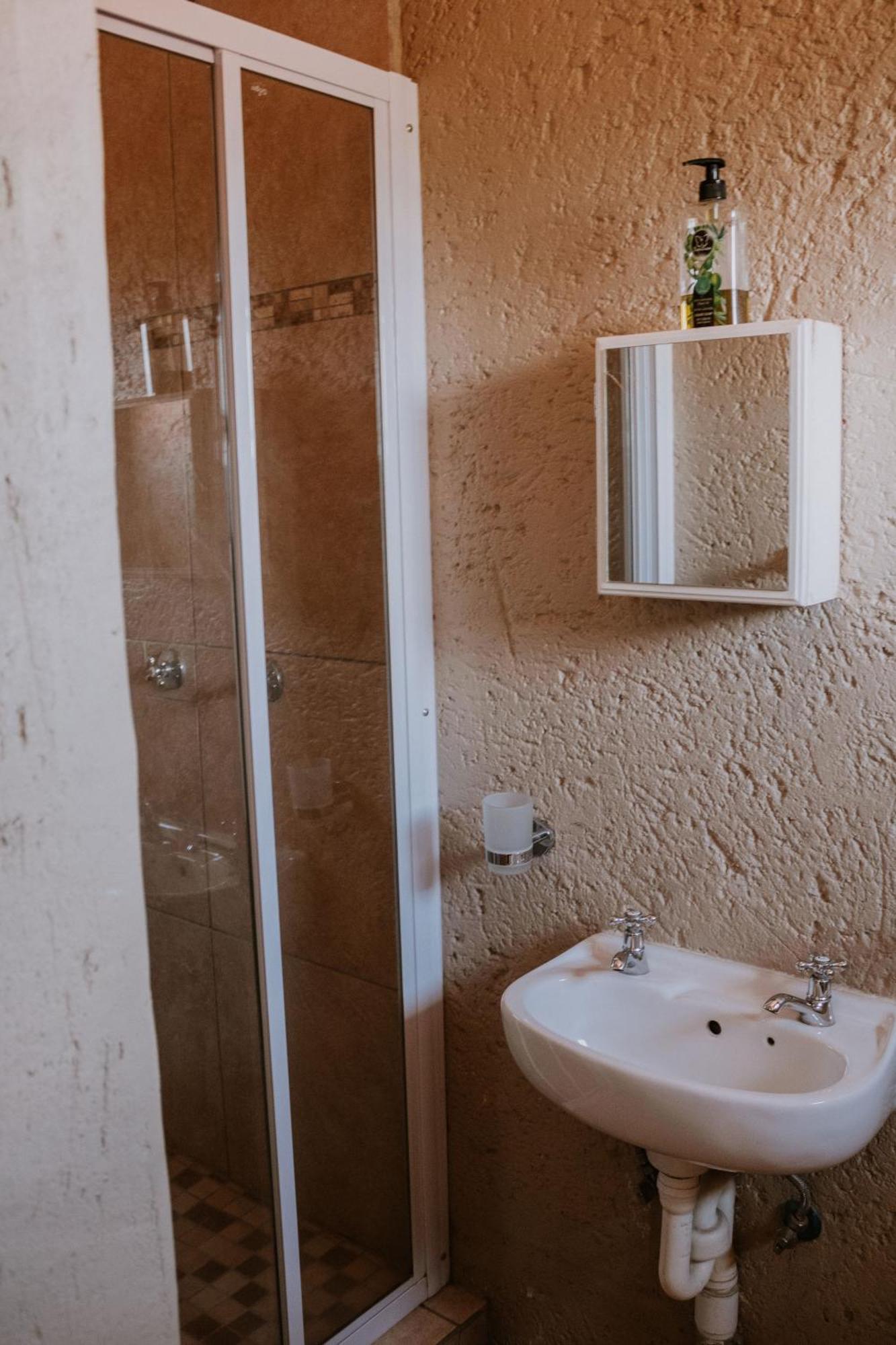 White Linen Guesthouse Tierpoort エクステリア 写真