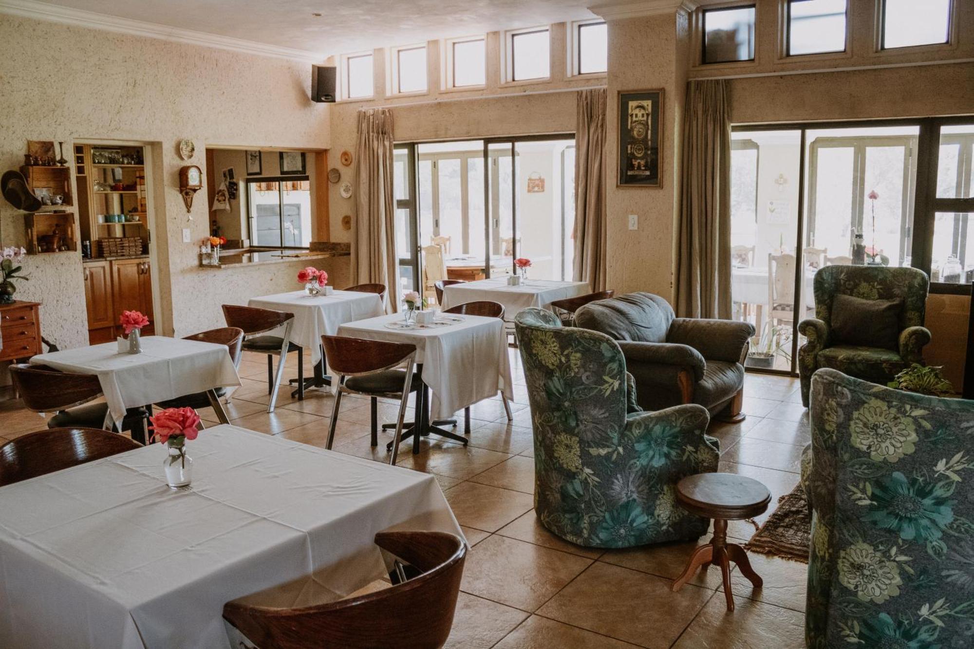 White Linen Guesthouse Tierpoort エクステリア 写真