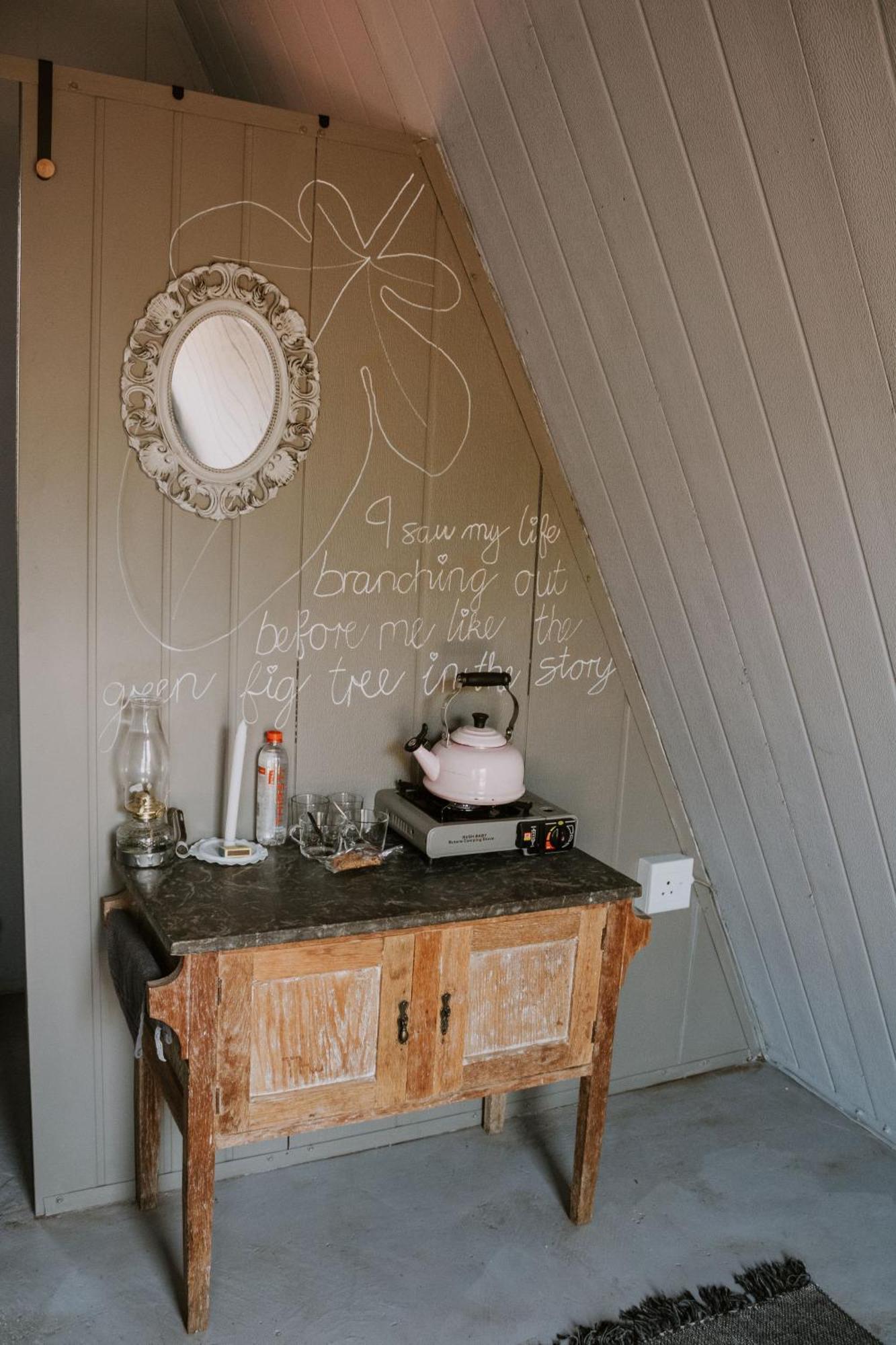White Linen Guesthouse Tierpoort エクステリア 写真