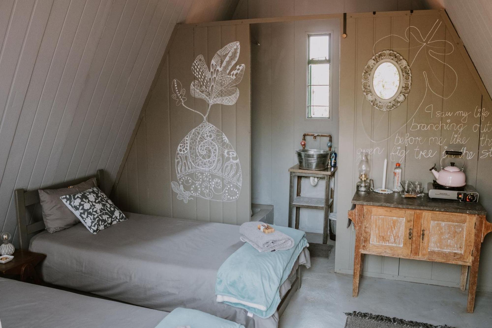 White Linen Guesthouse Tierpoort エクステリア 写真