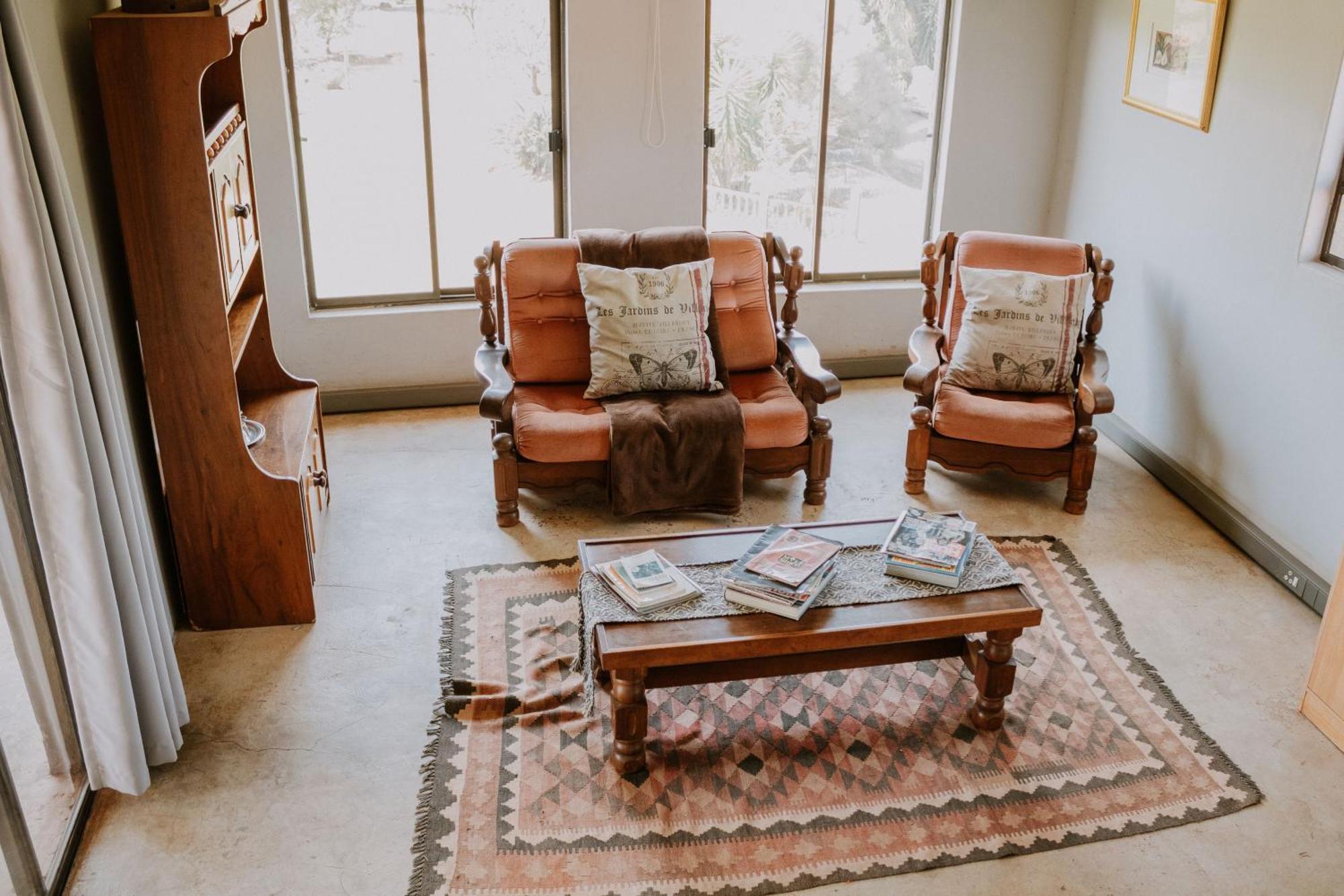 White Linen Guesthouse Tierpoort エクステリア 写真