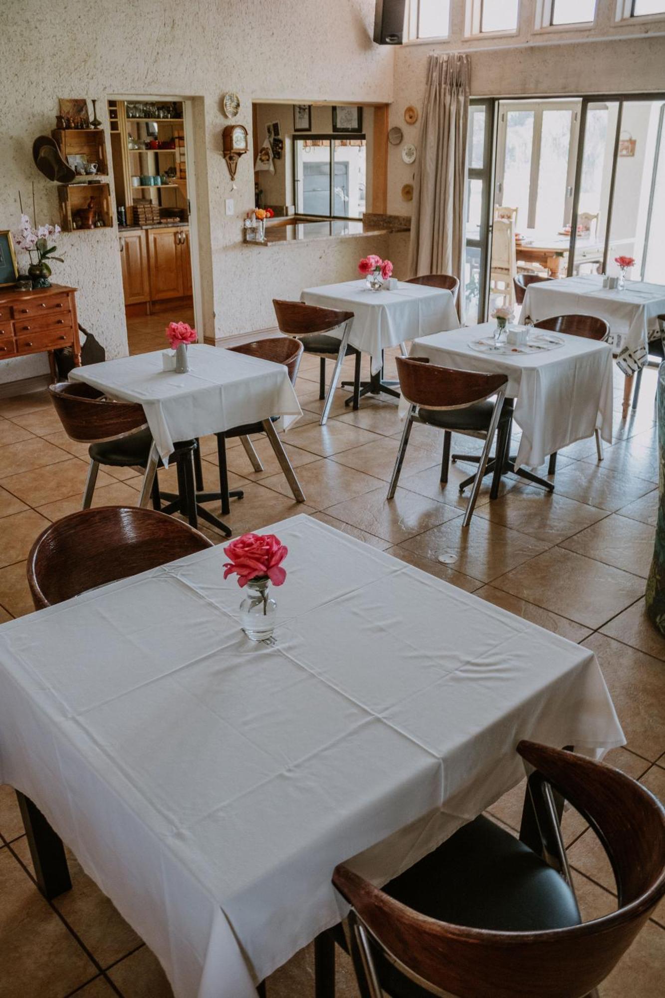 White Linen Guesthouse Tierpoort エクステリア 写真