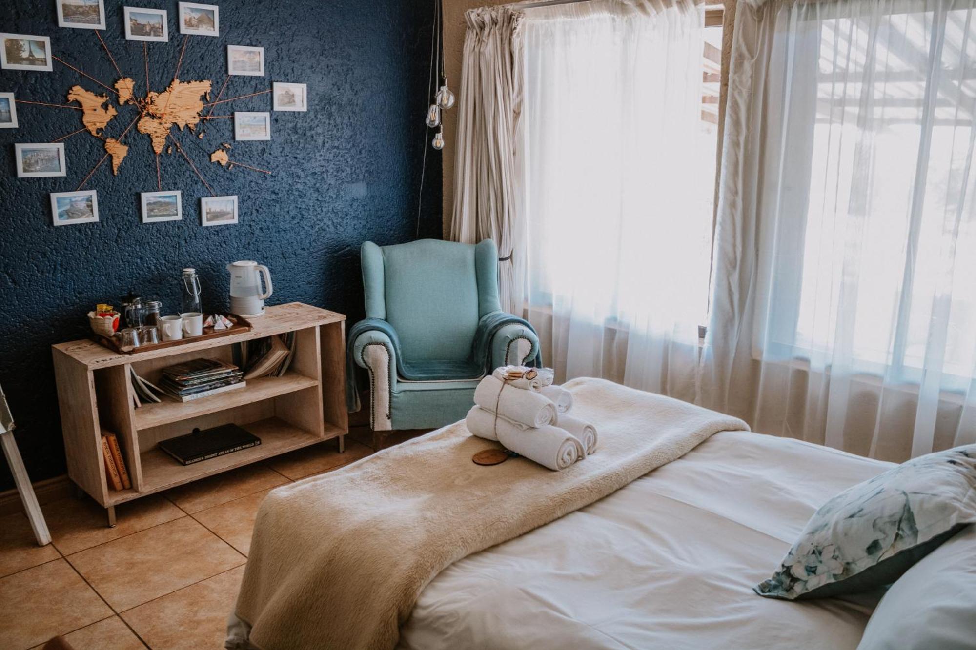 White Linen Guesthouse Tierpoort エクステリア 写真