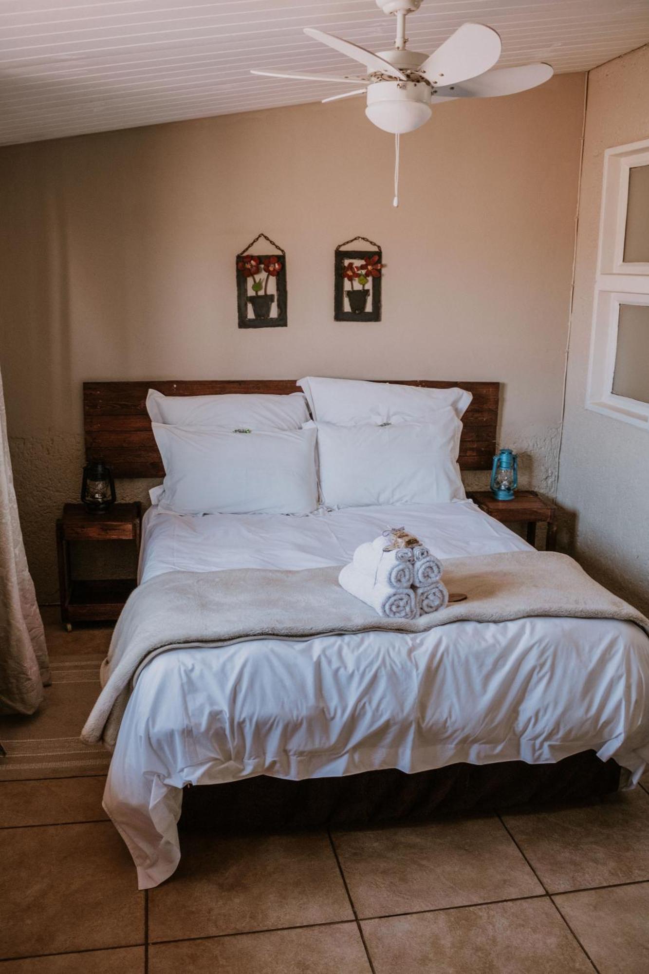 White Linen Guesthouse Tierpoort エクステリア 写真