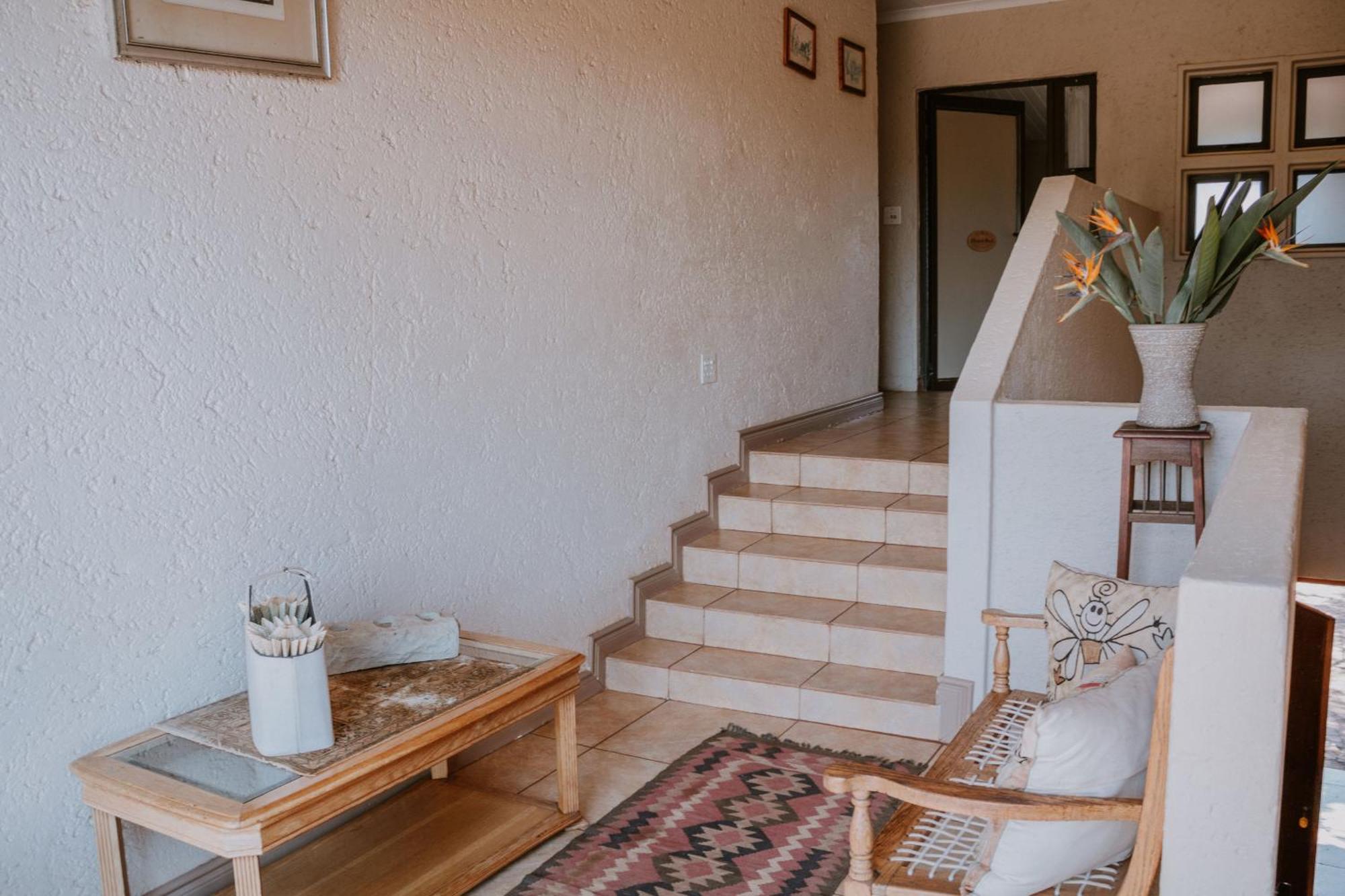 White Linen Guesthouse Tierpoort エクステリア 写真